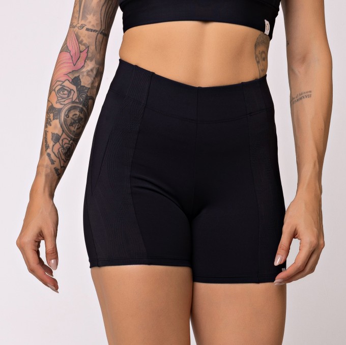Short Recortes Texturizado Preto