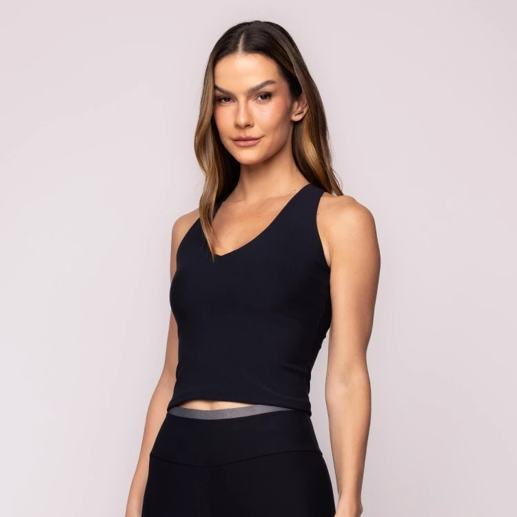 Camiseta Decote V Power Preto